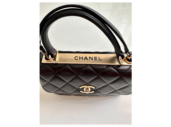 Chanel Trendy CC Medium Bolso de mano en piel de cordero negra Negro - vista 4