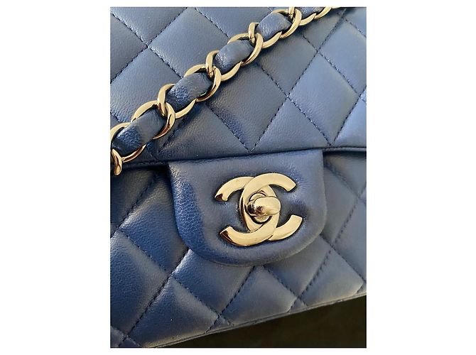 Borsa a mano Chanel Timeless Classic in pelle blu - vista 3