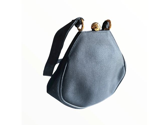 CHANEL  Handbags T.  silk Black - view 2