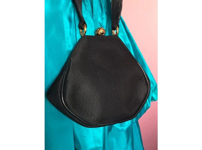 CHANEL  Handbags T.  silk Black - view 8