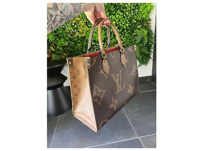 Louis Vuitton Onthego MM-Monogramm Rot Beige Hellbraun Schokolade Dunkelbraun - Ansicht 4