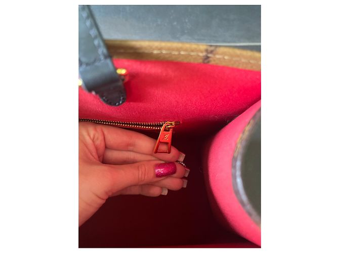 Louis Vuitton Onthego MM-Monogramm Rot Beige Hellbraun Schokolade Dunkelbraun - Ansicht 5