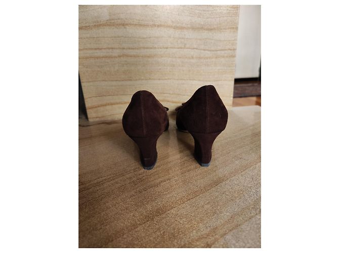 Décolleté Miu Miu in pelle di cervo marrone scuro con fiocco - vista 6