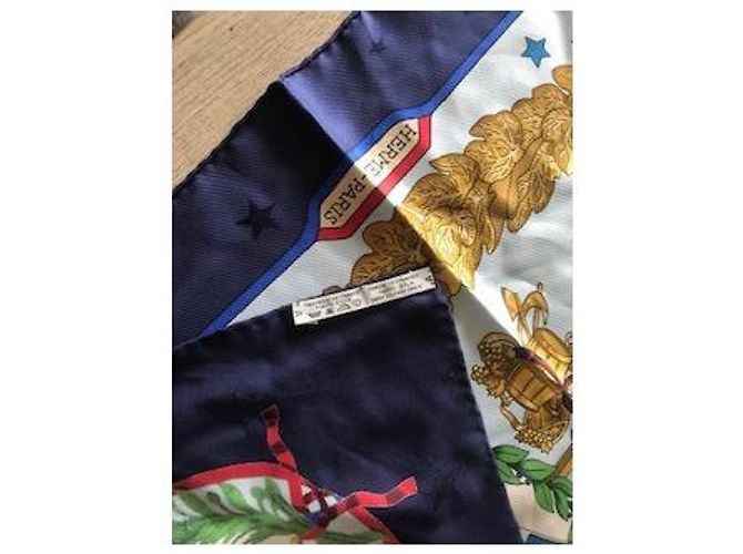 Sciarpa di seta Hermès Emblemi d'Europa blu navy - vista 3