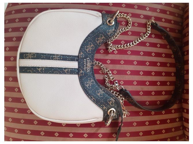 Borsa a mano Guess in pelle rosa con catena dorata - vista 2