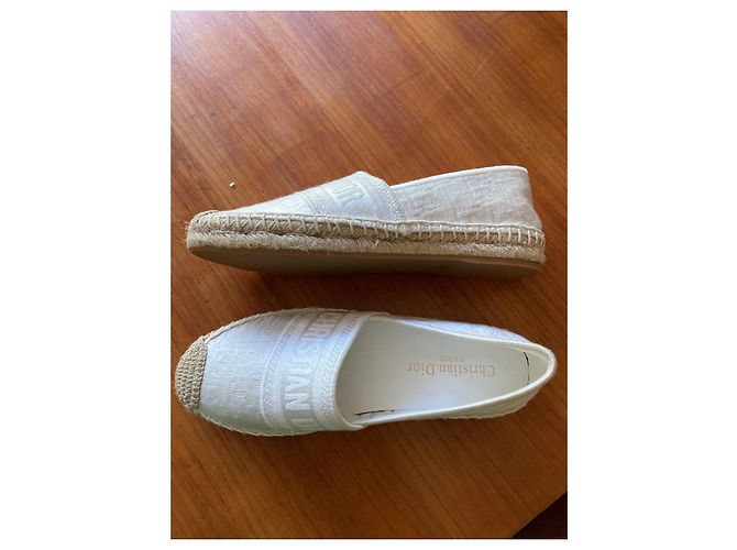 Christian Dior Espadrilles werden blanchiert - Ansicht 5