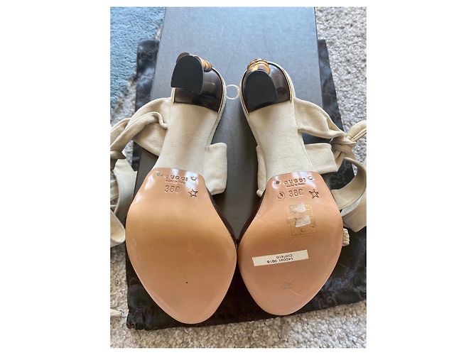 Sandali Gucci in pelle beige - vista 4
