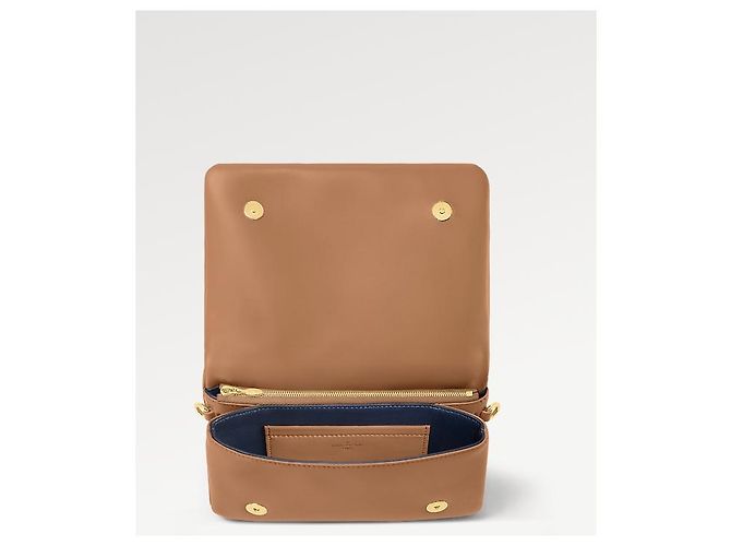 Louis Vuitton Pochette Coussin Monogramma Pelle Marrone - vista 3