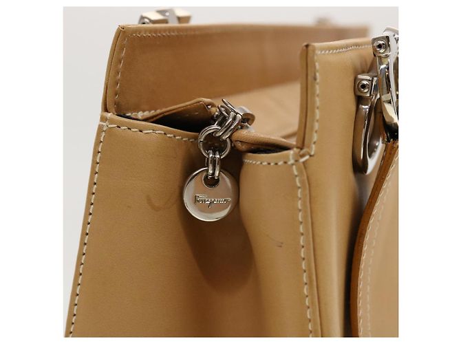 Bolsa de ombro Salvatore Ferragamo de couro bege Auth cl519 - vista 18