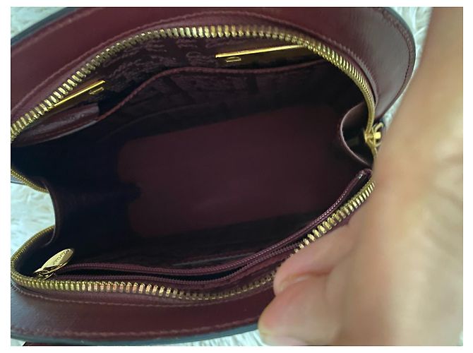 Bolsa de mão Cartier em couro vermelho escuro Bordeaux - vista 4