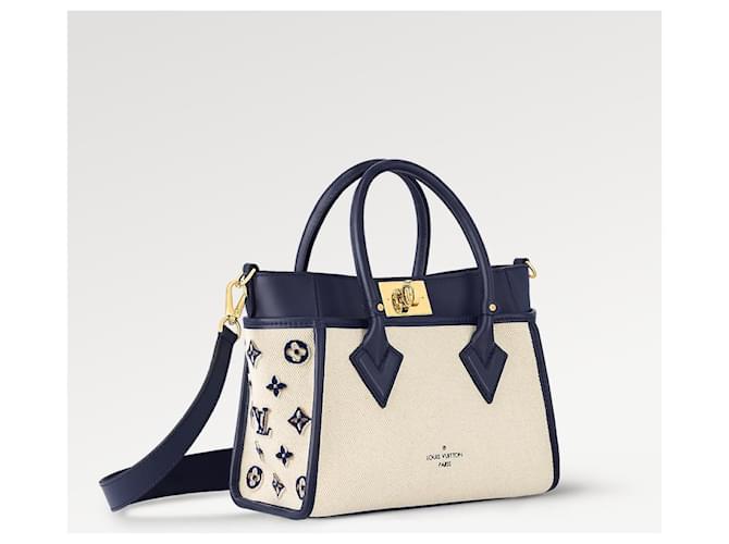 Borsa Louis Vuitton On My Side PM Blu - vista 2