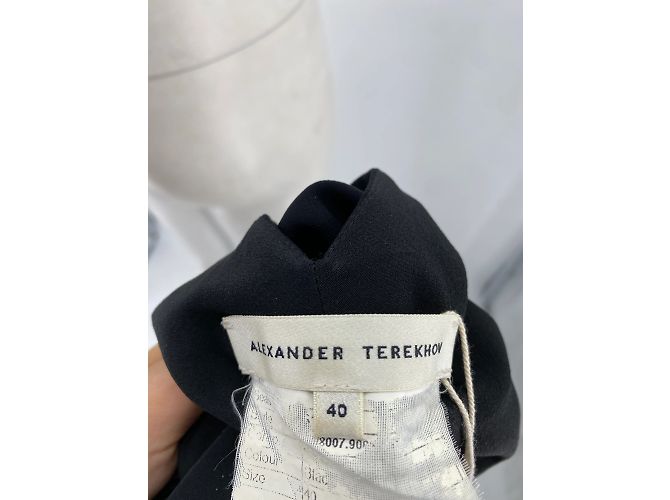 Alexander Terekhov trägt T.FR 40 Polyester Schwarz - Ansicht 4