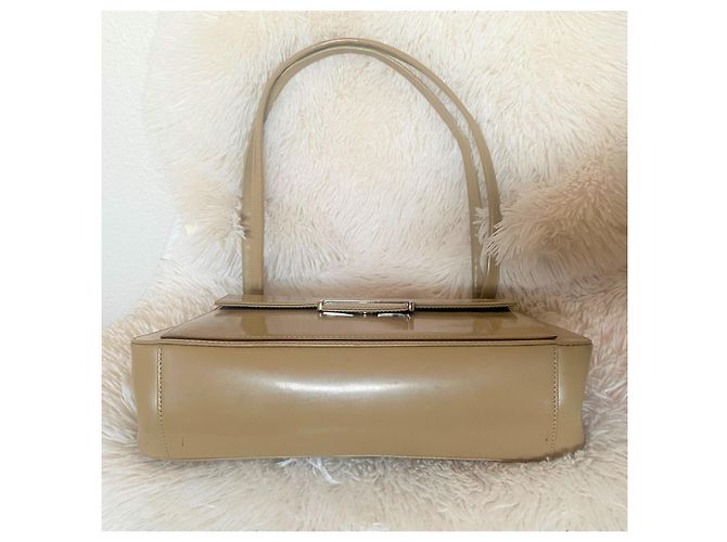 Borsa Yves Saint Laurent beige in vernice - vista 3