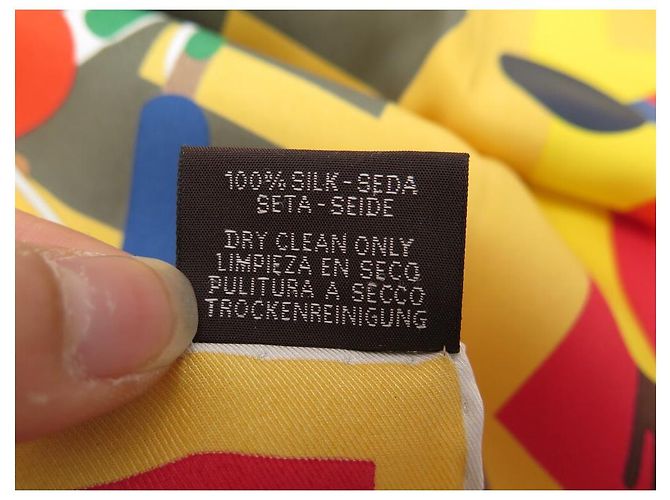 Hermès NUOVA SCIARPA HERMES OMAGGIO A GENE KELLY CARRE 70 H983914S SCIARPA IN SETA SETA Giallo - vista 7