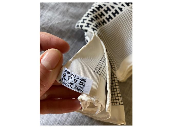 Hermès H Branco - vista 3