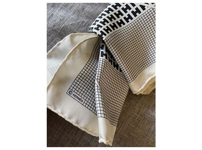 Hermès H Branco - vista 4