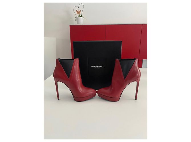 Botines Yves Saint Laurent de piel roja - vista 5