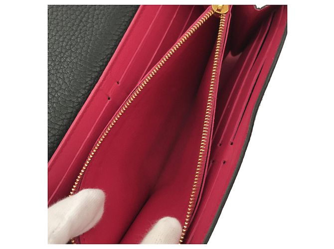 Louis Vuitton Portefeuille capucines Nero - vista 4