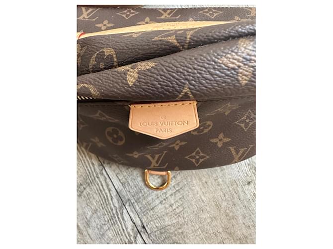 Bumbag Louis Vuitton Marrone - vista 4