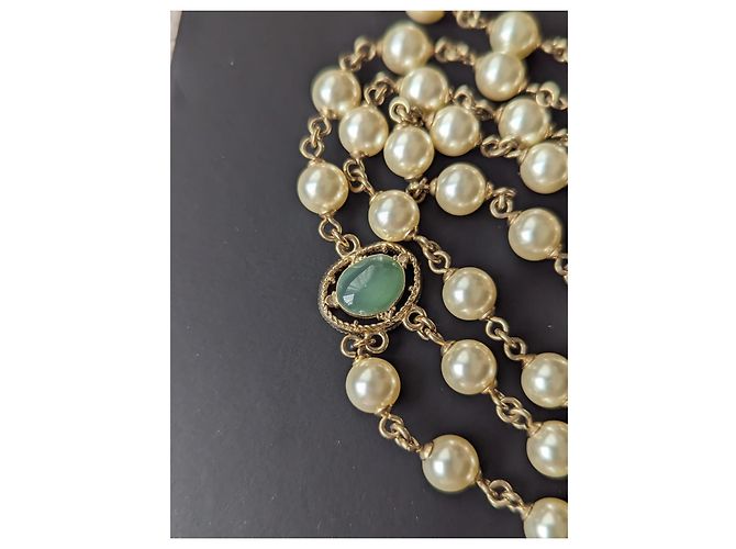 Chanel CC A15C Crociera Dubai 2015 Scatola per collana lunga con perle con logo D'oro - vista 5