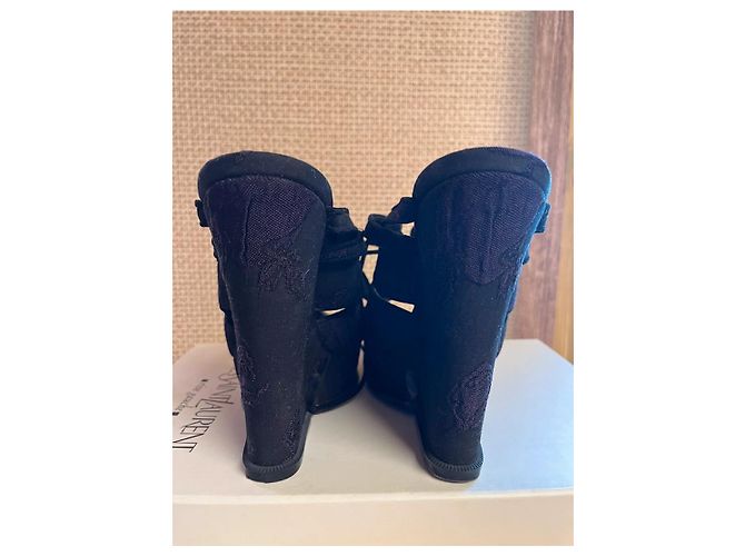 Yves Saint Laurent Tacco a zeppa YSL Tribute in broccato di seta Nero Porpora - vista 14