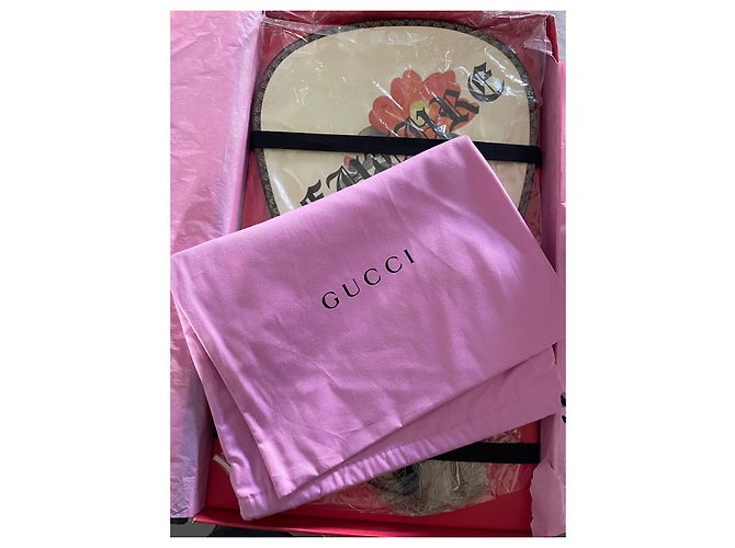 nuevo abanico gucci modern future con bo - vista 4