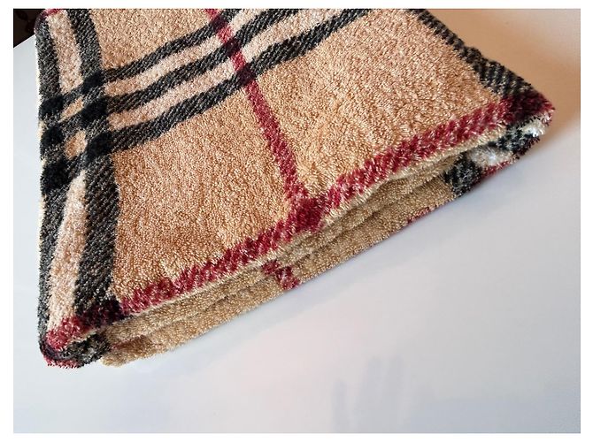 Drap éponge Burberry Check en coton noir beige - vue 10