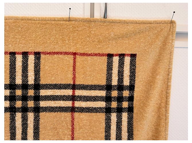 Drap éponge Burberry Check en coton noir beige - vue 3