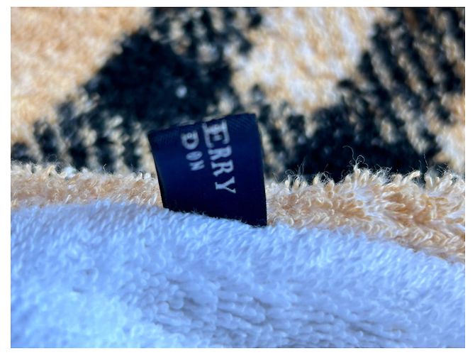 Drap éponge Burberry Check en coton noir beige - vue 7