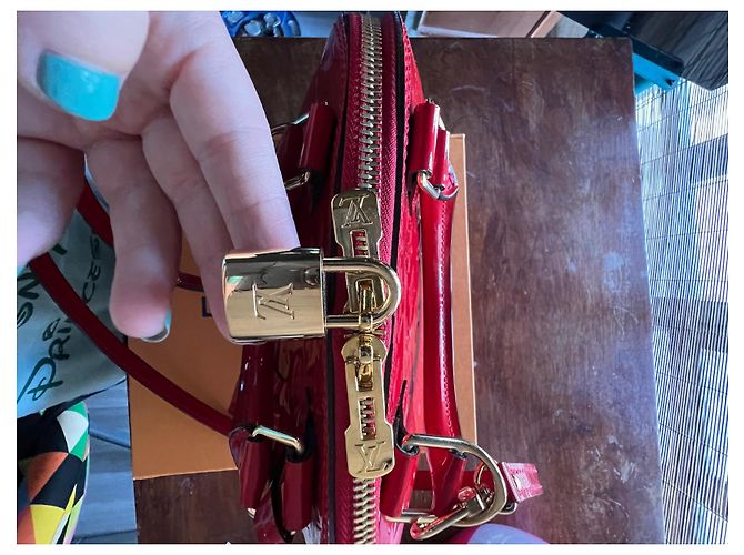 Louis Vuitton Alma BB Lackleder Kirschrot Monogramm - Ansicht 5