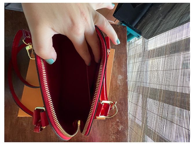 Louis Vuitton Alma BB Lackleder Kirschrot Monogramm - Ansicht 8