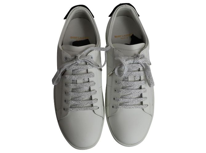 Tênis clássico Saint Laurent Lips Court em couro branco - vista 5