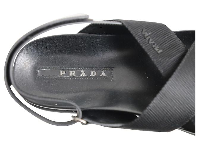 Prada Sandales Croisées à Logo en Cuir Noir - vue 7