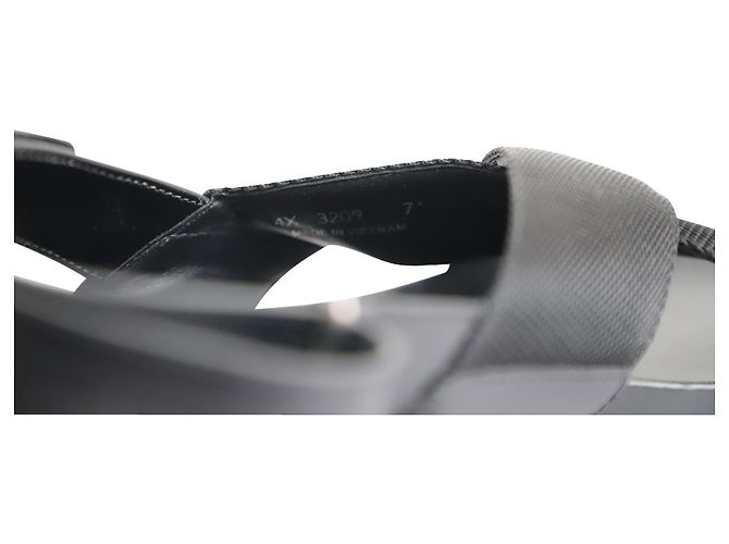 Prada Sandales Croisées à Logo en Cuir Noir - vue 8