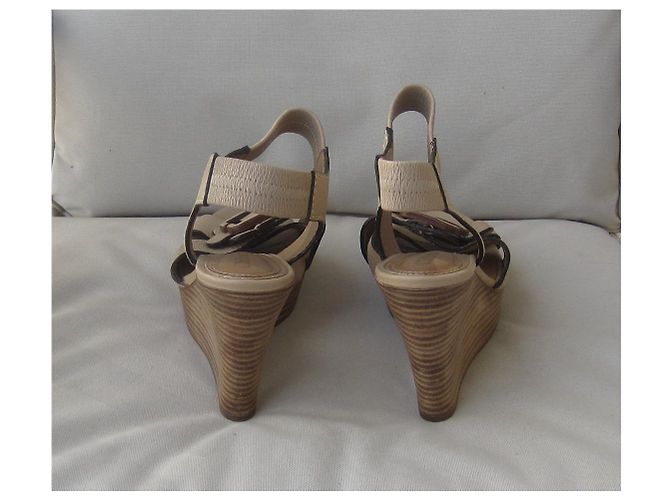 Sandali con zeppa Chloé in pelle beige - vista 6