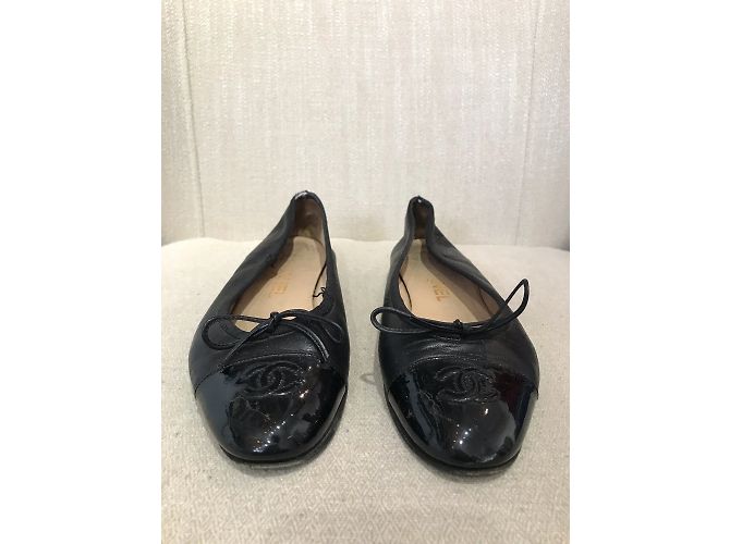Timeless CHANEL Bailarinas T.UE 35.5 cuero Negro - vista 2