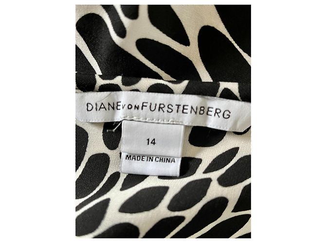 Diane Von Furstenberg DvF Agness Vestido de crepé grueso estampado Negro Blanco - vista 4