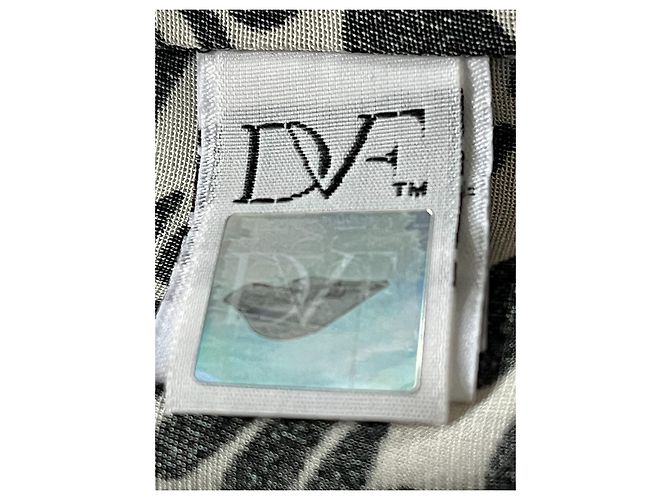 Diane Von Furstenberg DvF Agness Vestido de crepé grueso estampado Negro Blanco - vista 5