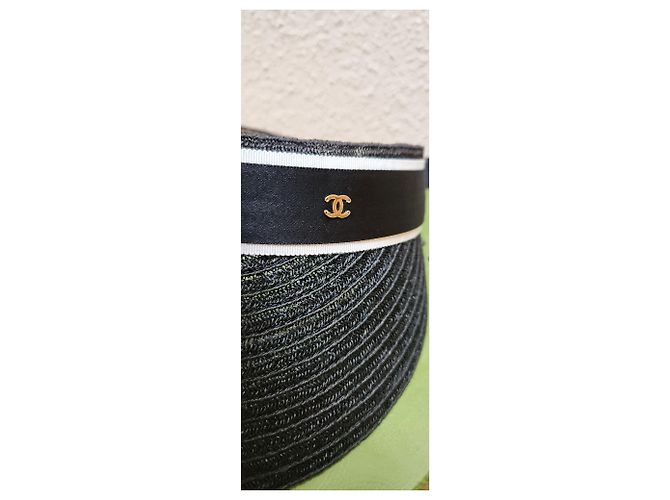 Cambon Visiera da crociera collezione Chanel 2022 Nero Bianco - vista 3