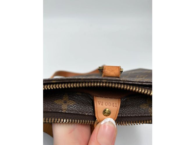 Louis Vuitton Cabas Mezzo in tela rivestita con monogramma Marrone - vista 11