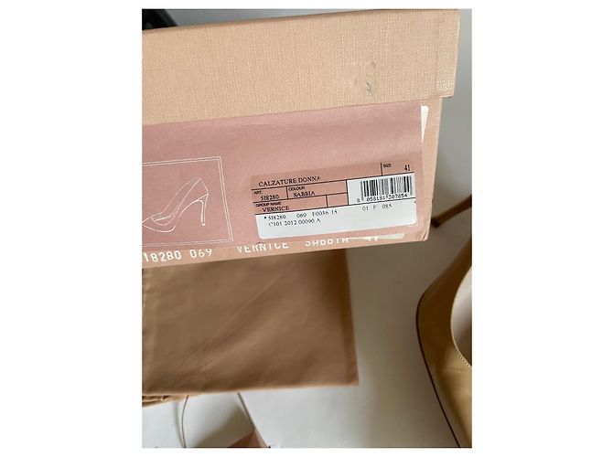 Décolleté Miu Miu in vernice beige 41 - vista 11