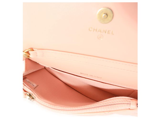 Chanel Hellorange gestepptes Lammleder Chanel 19 Mini-Geldbörse mit Kette - Ansicht 2