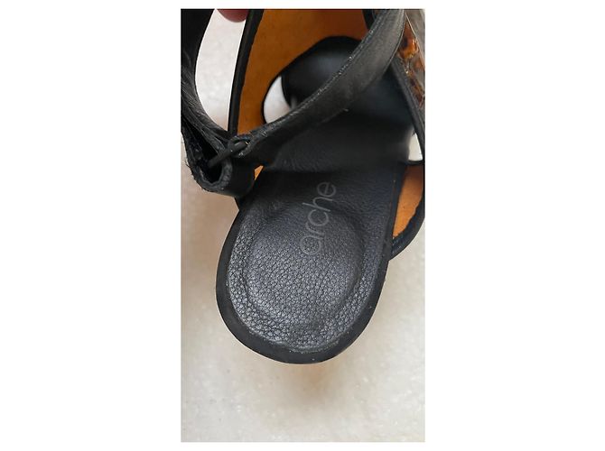 Autre Marque Sandali con tacco ARCHE in pelle laccata verde e marrone 38 Multicolore - vista 7