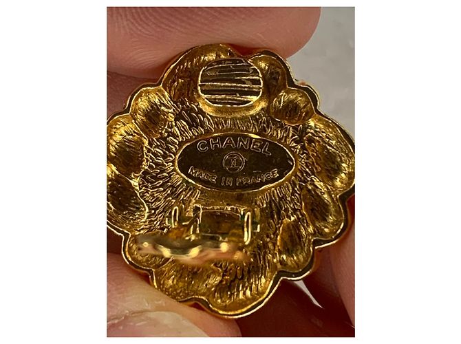 Chanel Ohrringe Blume Gold und Perle Creme Gold hardware - Ansicht 5