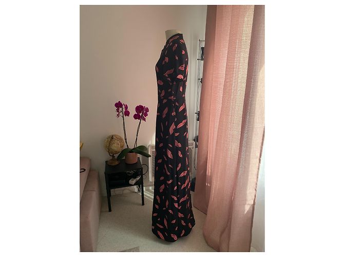 Robe Diane Von Furstenberg en soie noire motif bouche Rose - vue 4