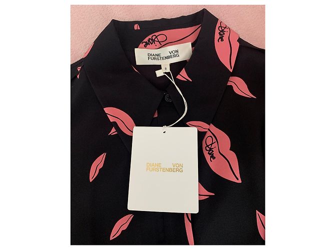 Robe Diane Von Furstenberg en soie noire motif bouche Rose - vue 7
