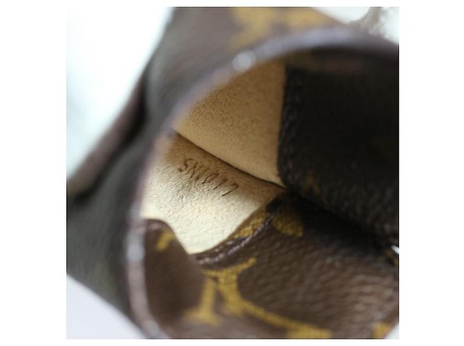 LOUIS VUITTON Monogram Etui Lunette PM Brillenetui M66545 LV Auth 42016 - Ansicht 11