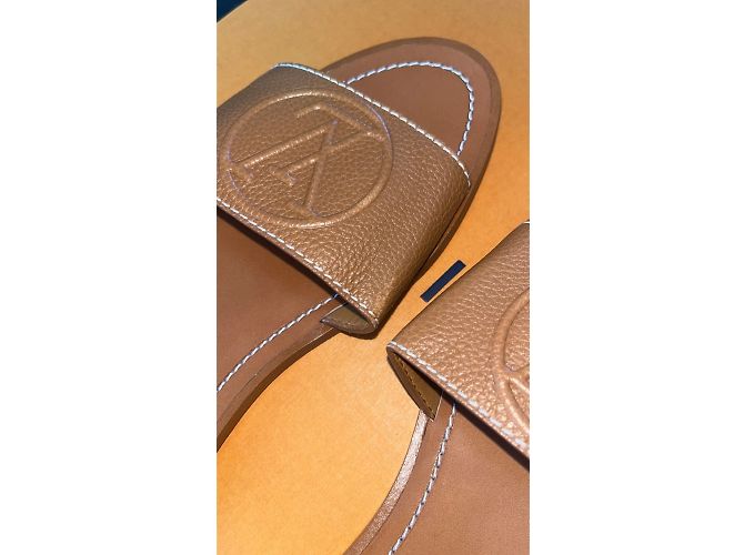 LOUIS VUITTON  Mules & clogs T.EU 39 Leather - view 6