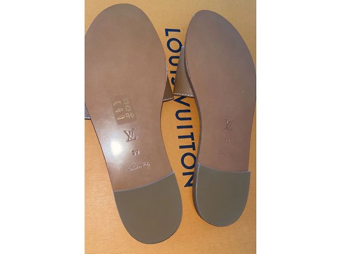 LOUIS VUITTON  Mules & clogs T.EU 39 Leather - view 7