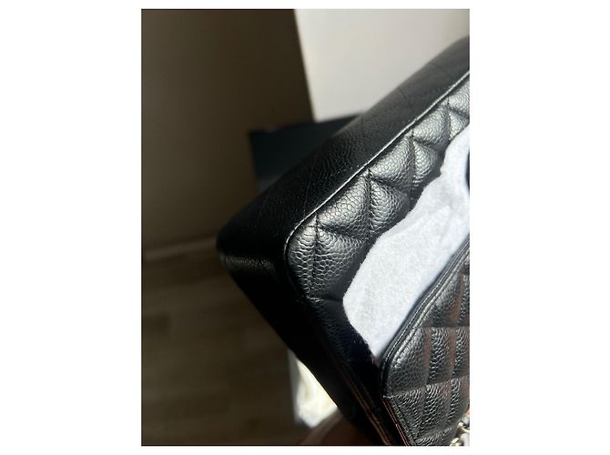 Borsa a mano Chanel in pelle caviar nera media Nero - vista 15